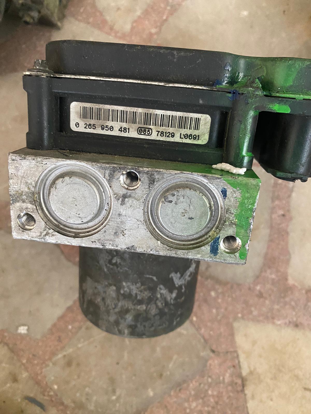 MERCEDES SPRİNTER VW CRAFTER ABS POMPA BEYNİ MERCEDES SPRİNTER ABS POMPA BEYNİ 0265950137 0265225299 0265225300 0004469289 0004469389